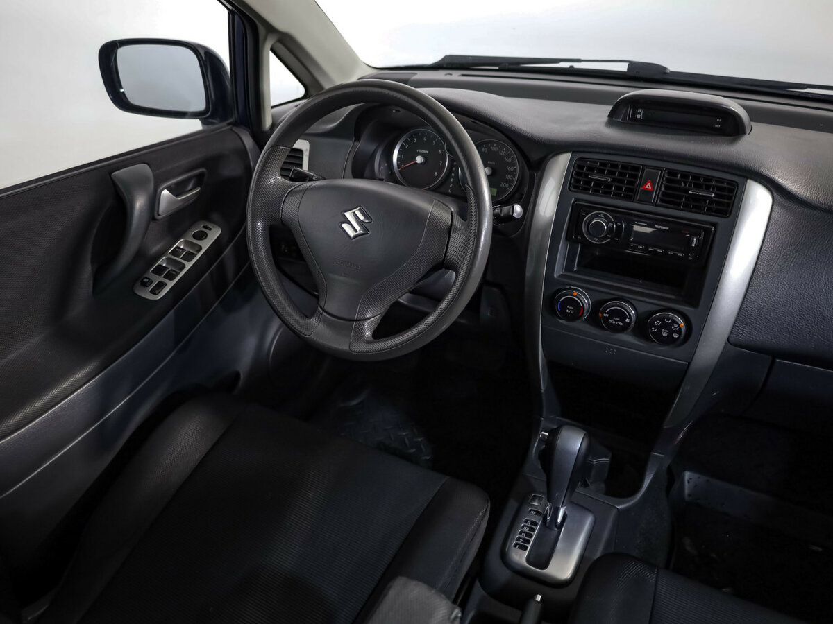 Suzuki Liana