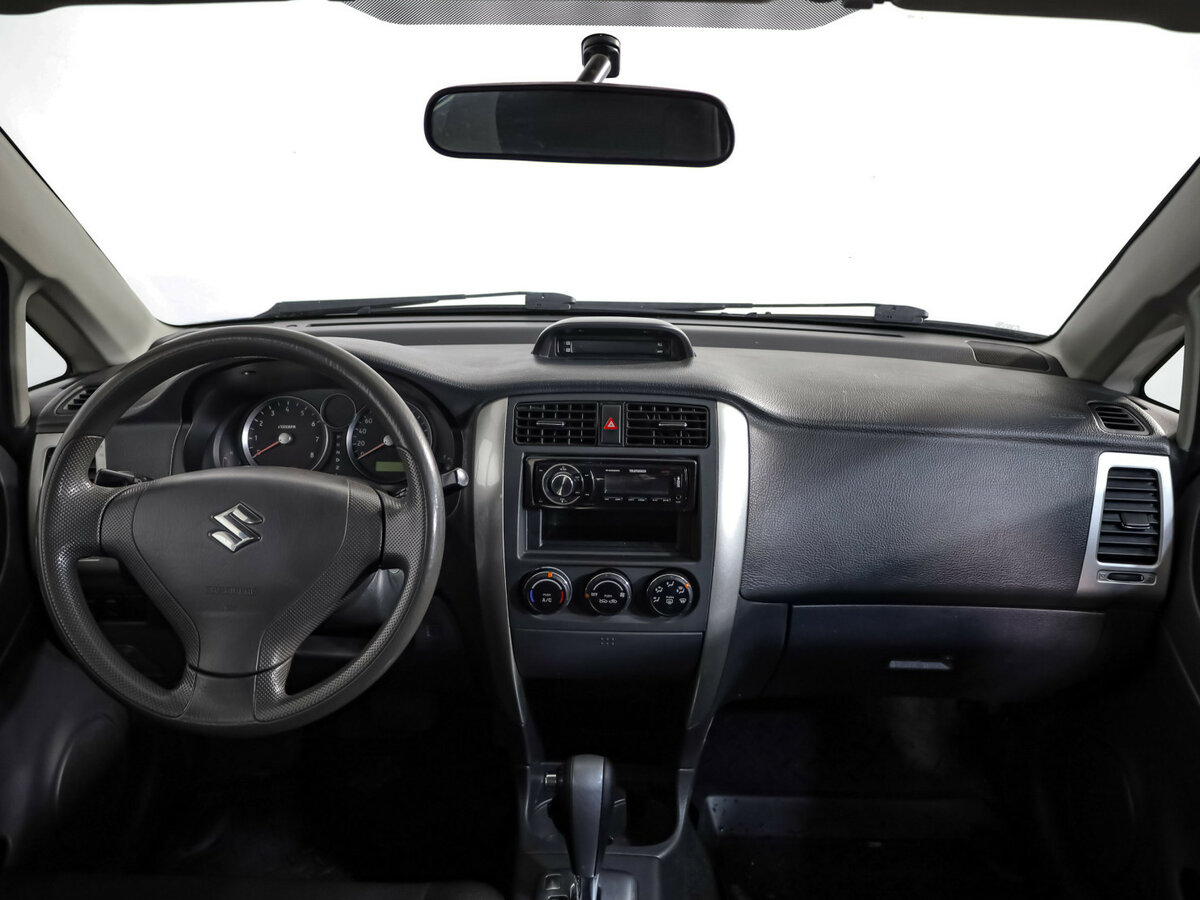 Suzuki Liana