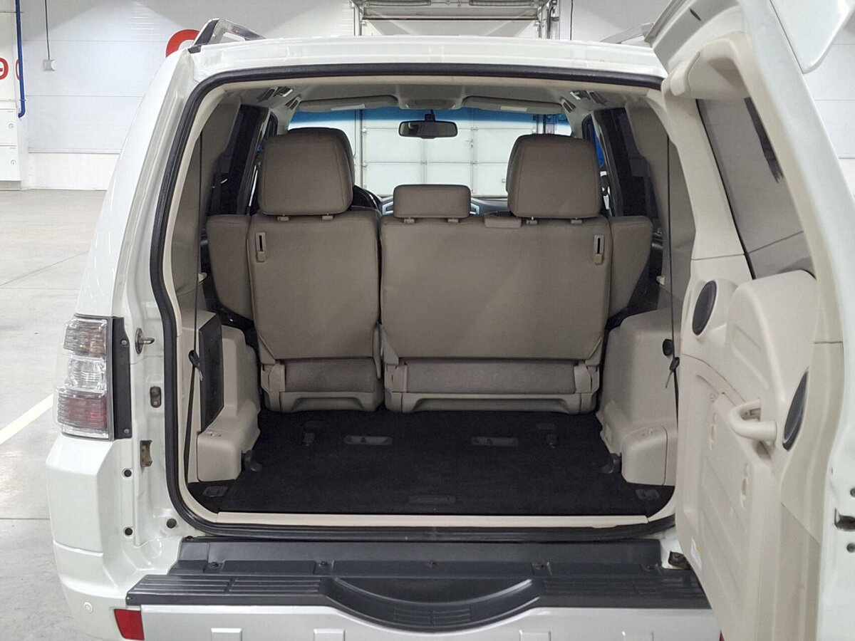 Mitsubishi Pajero 2020