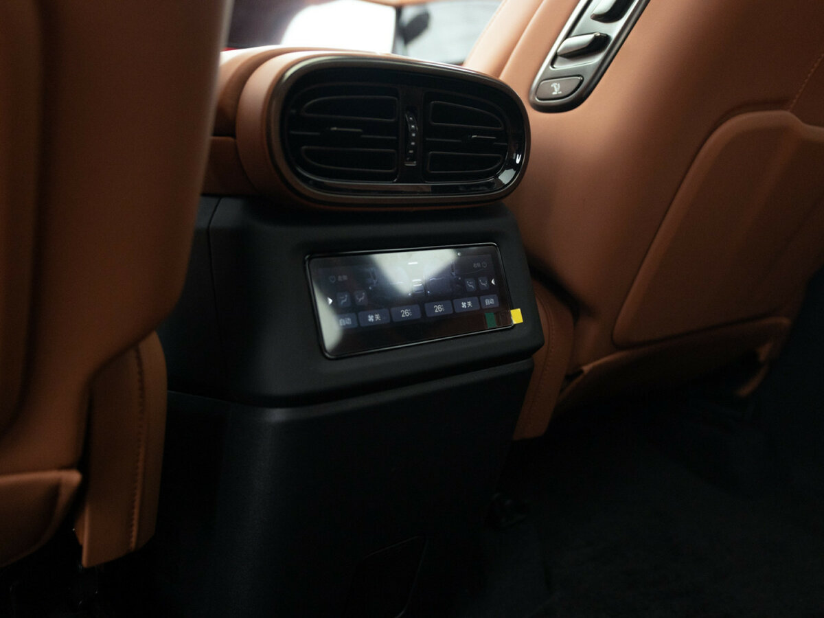 BYD Yangwang U8 2023
