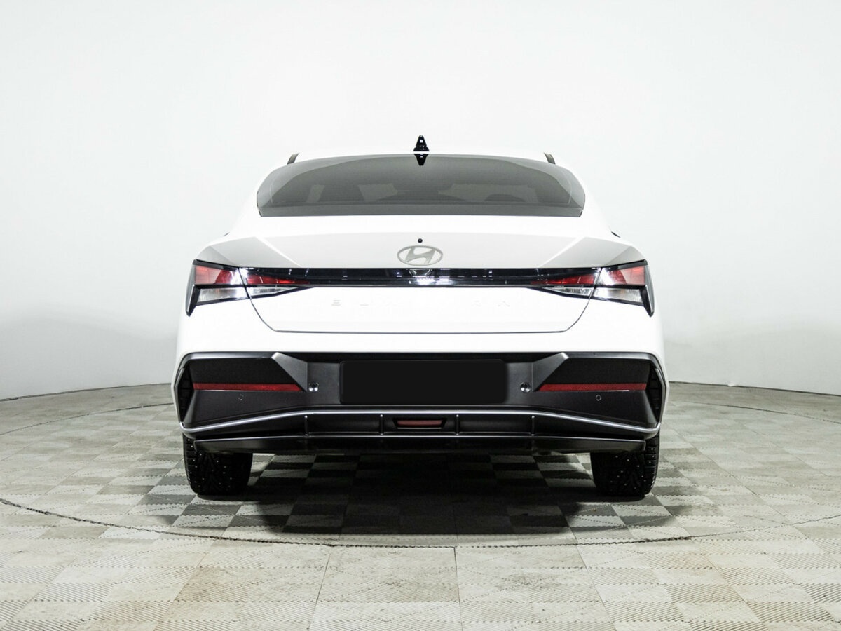 Hyundai Elantra 2023