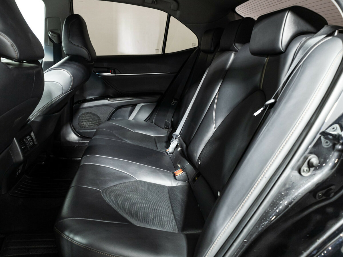 Toyota Camry 2019