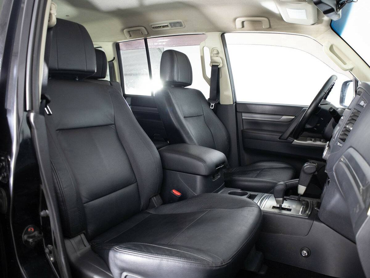 Mitsubishi Pajero 2013