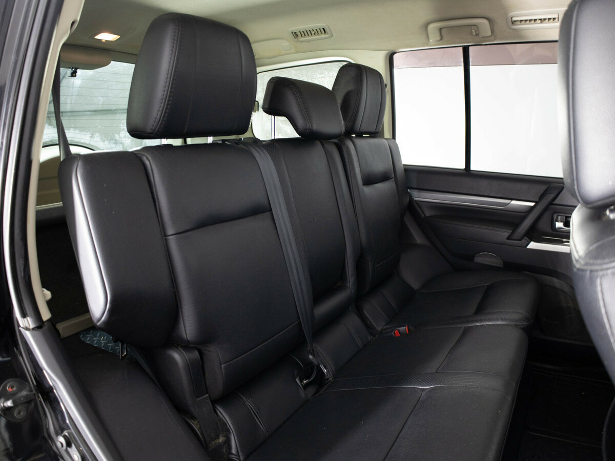 Mitsubishi Pajero 2013