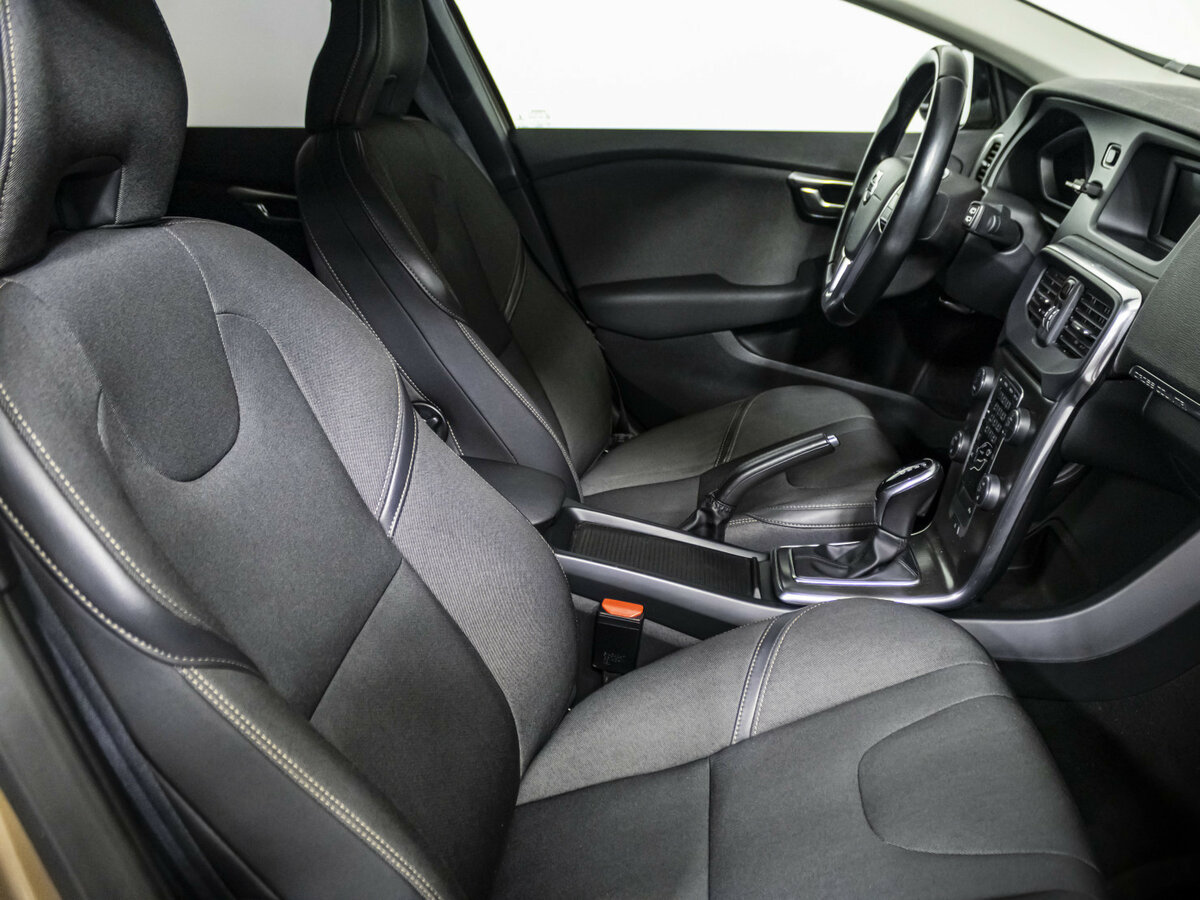 Volvo V40 Cross Country 2014