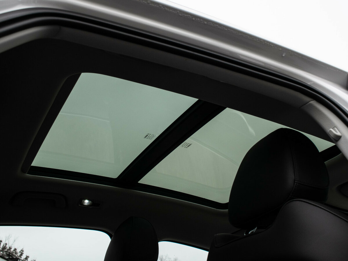 Geely Tugella 2022