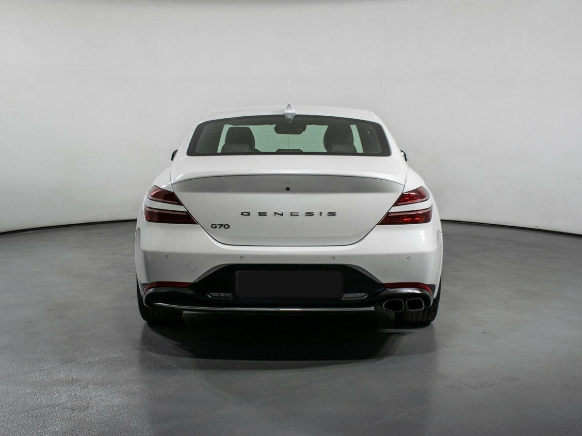 Genesis G70