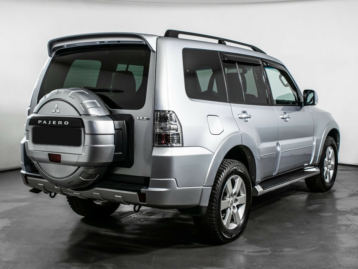 Mitsubishi Pajero 2012