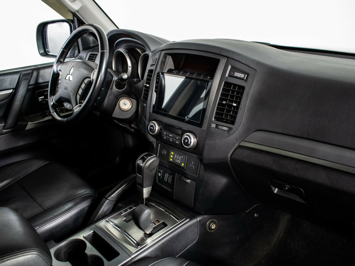 Mitsubishi Pajero 2012