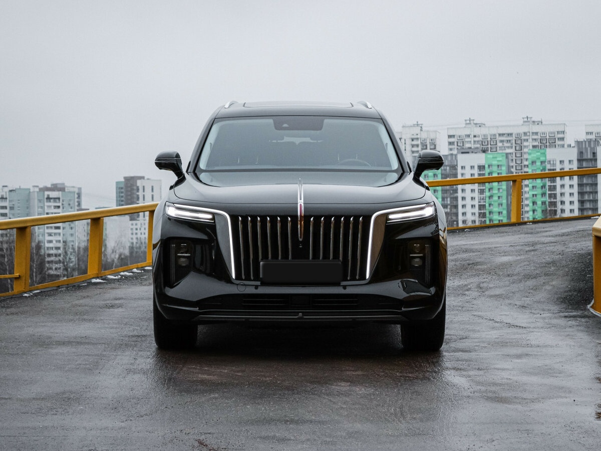 Hongqi E-HS9