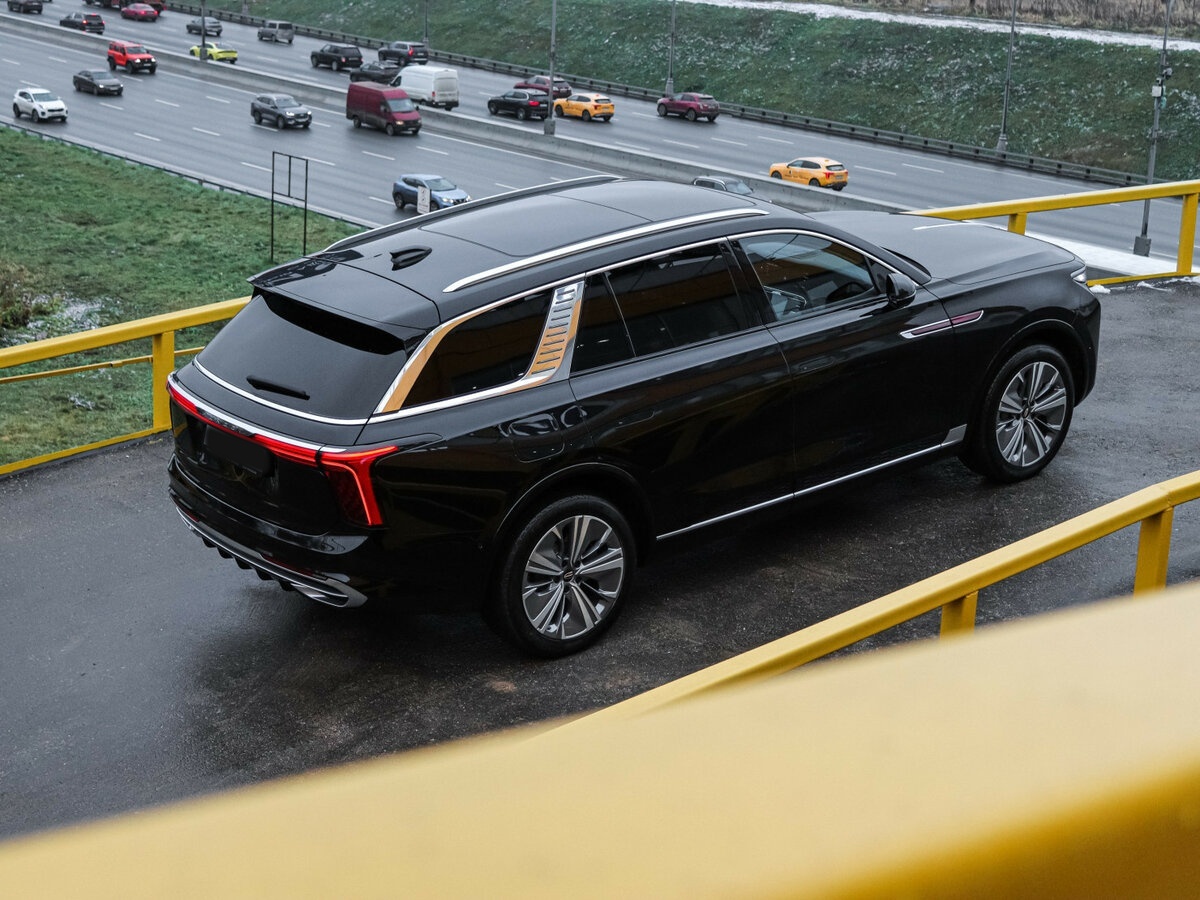 Hongqi E-HS9