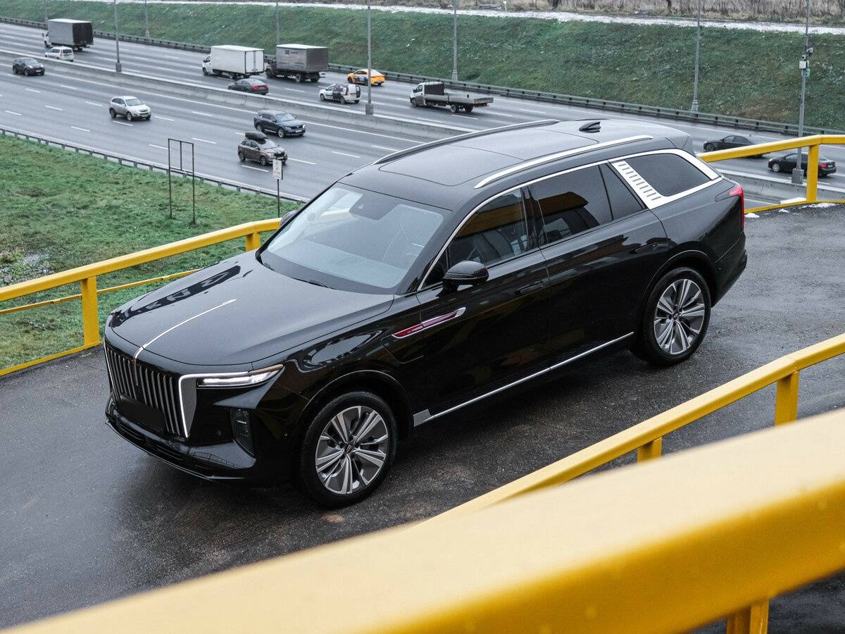Hongqi E-HS9