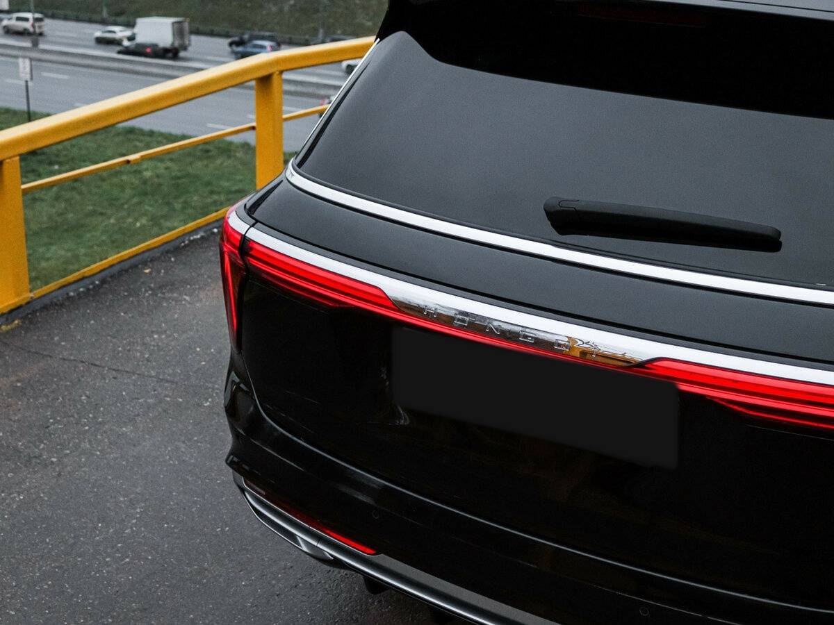 Hongqi E-HS9 2021