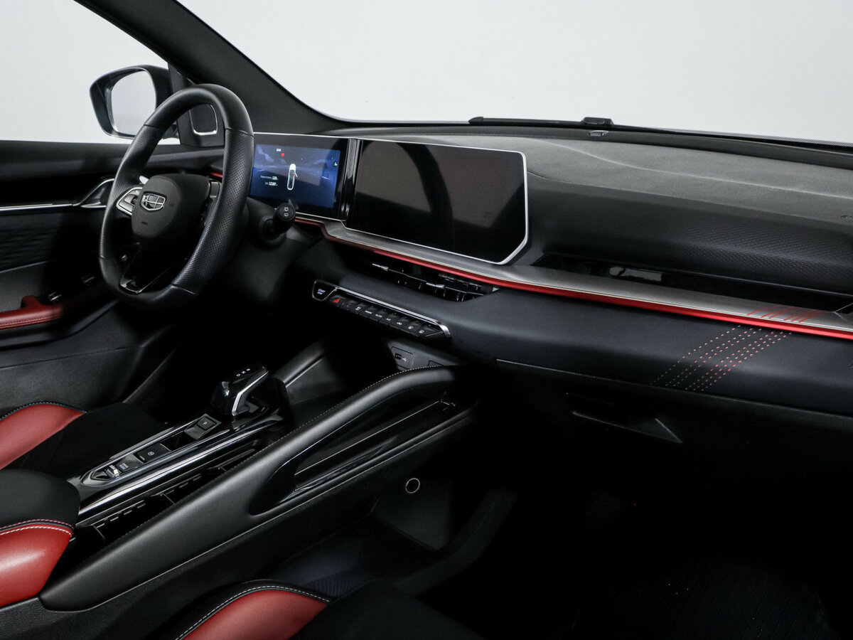 Geely Coolray 2024