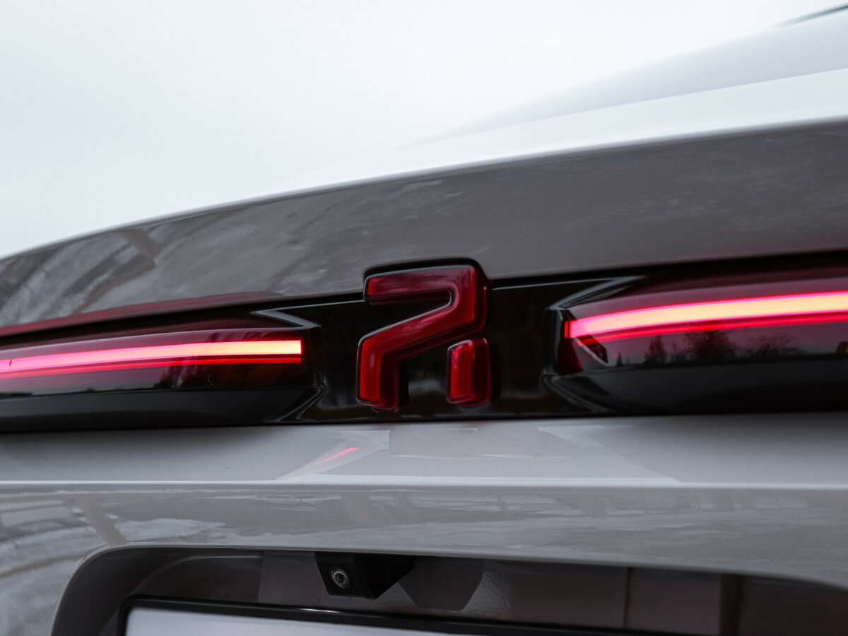 Rising Auto F7 2023