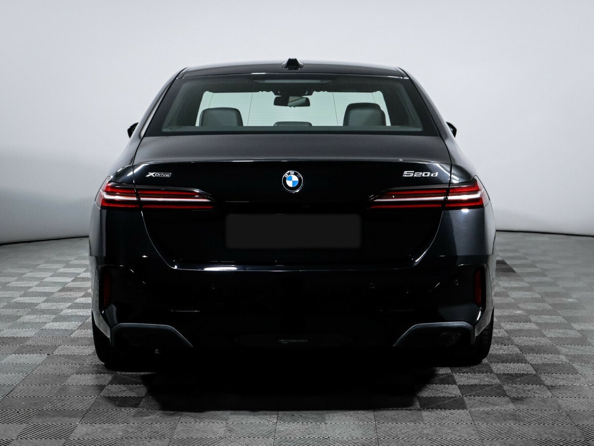 BMW 5 серии 2023