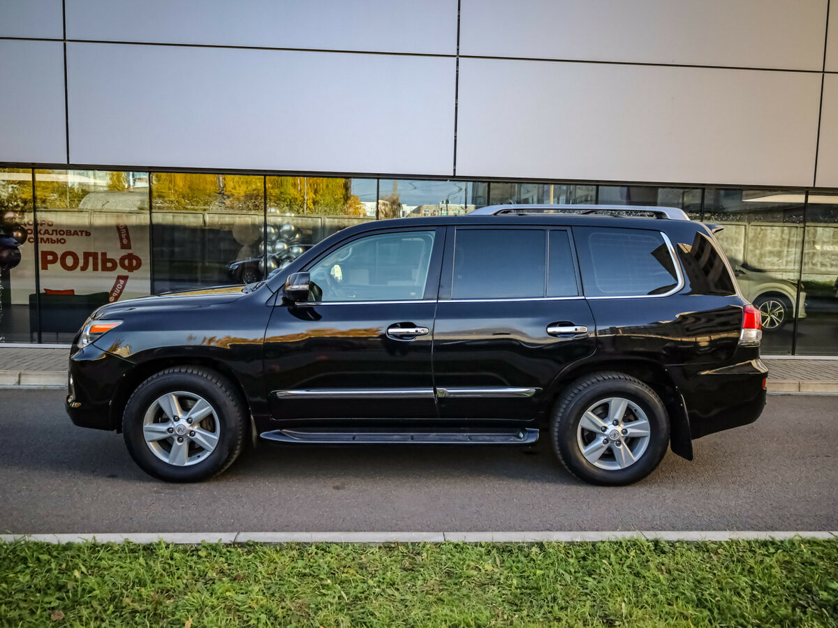 Lexus LX