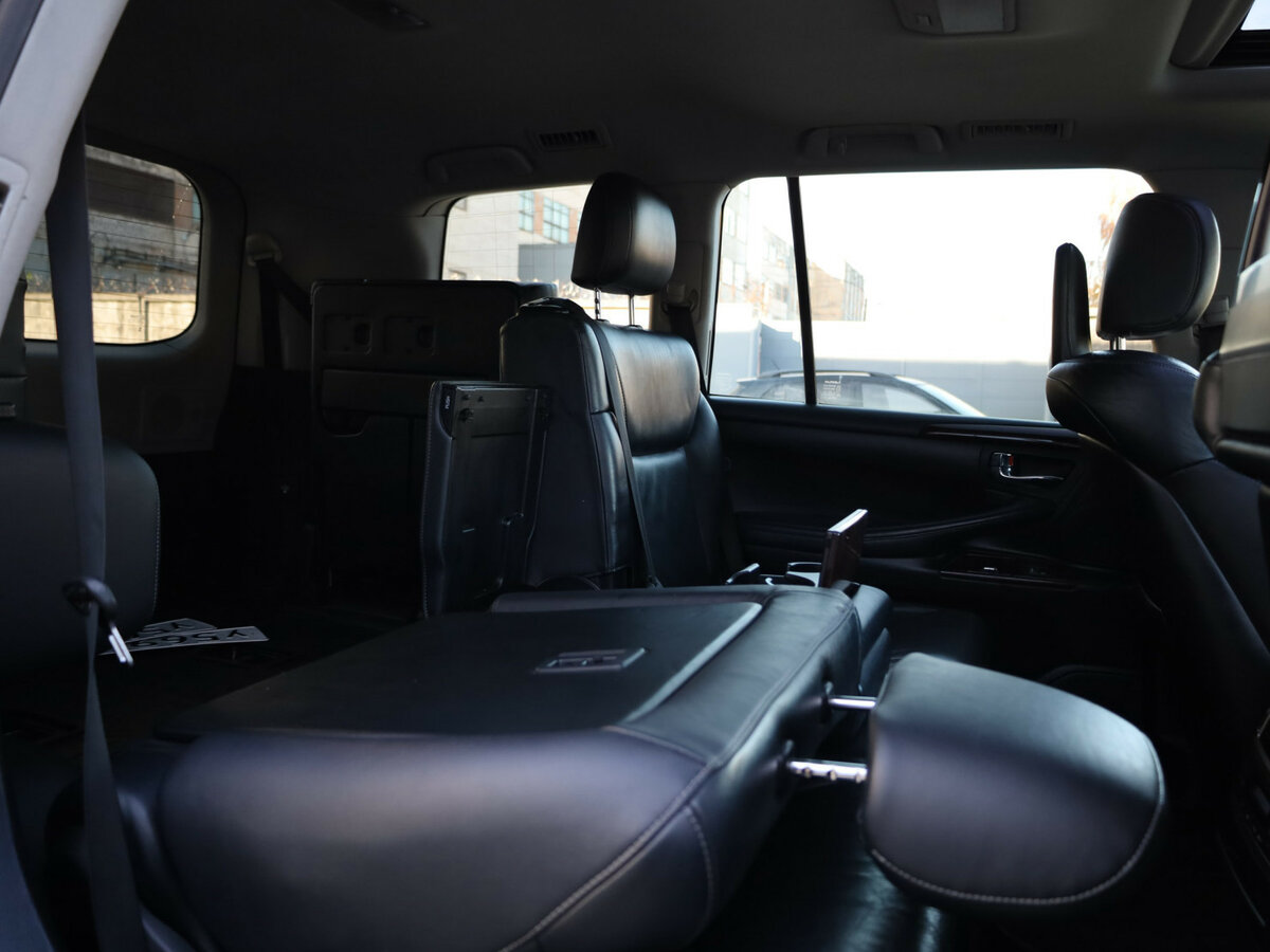 Lexus LX 2012