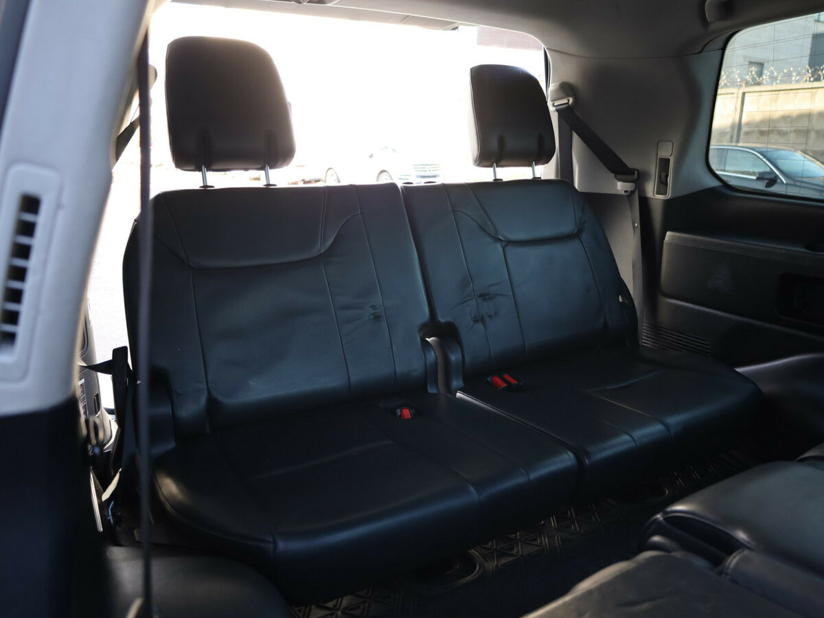 Lexus LX 2012