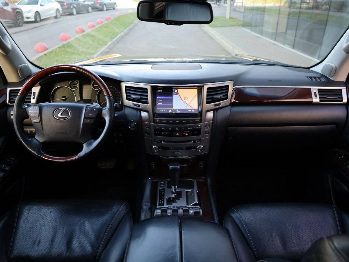 Lexus LX