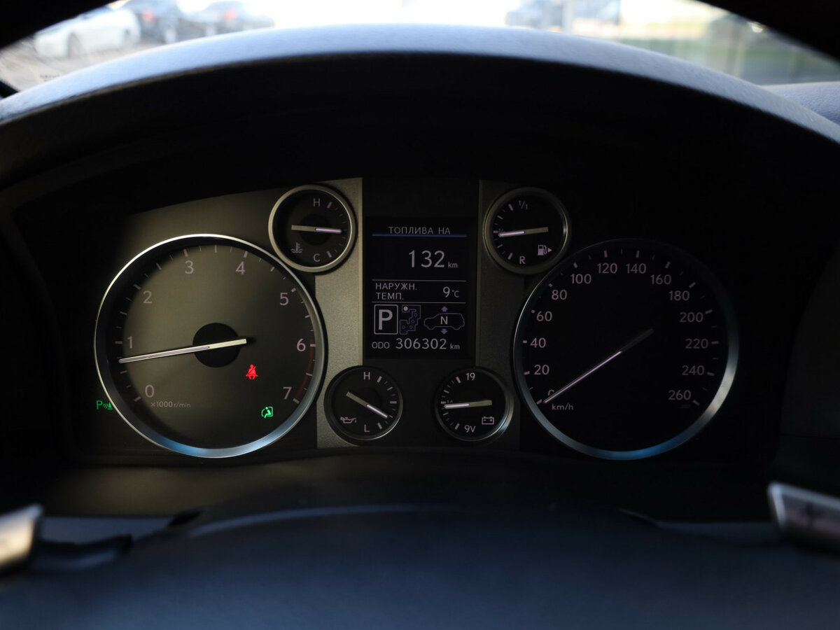 Lexus LX 2012
