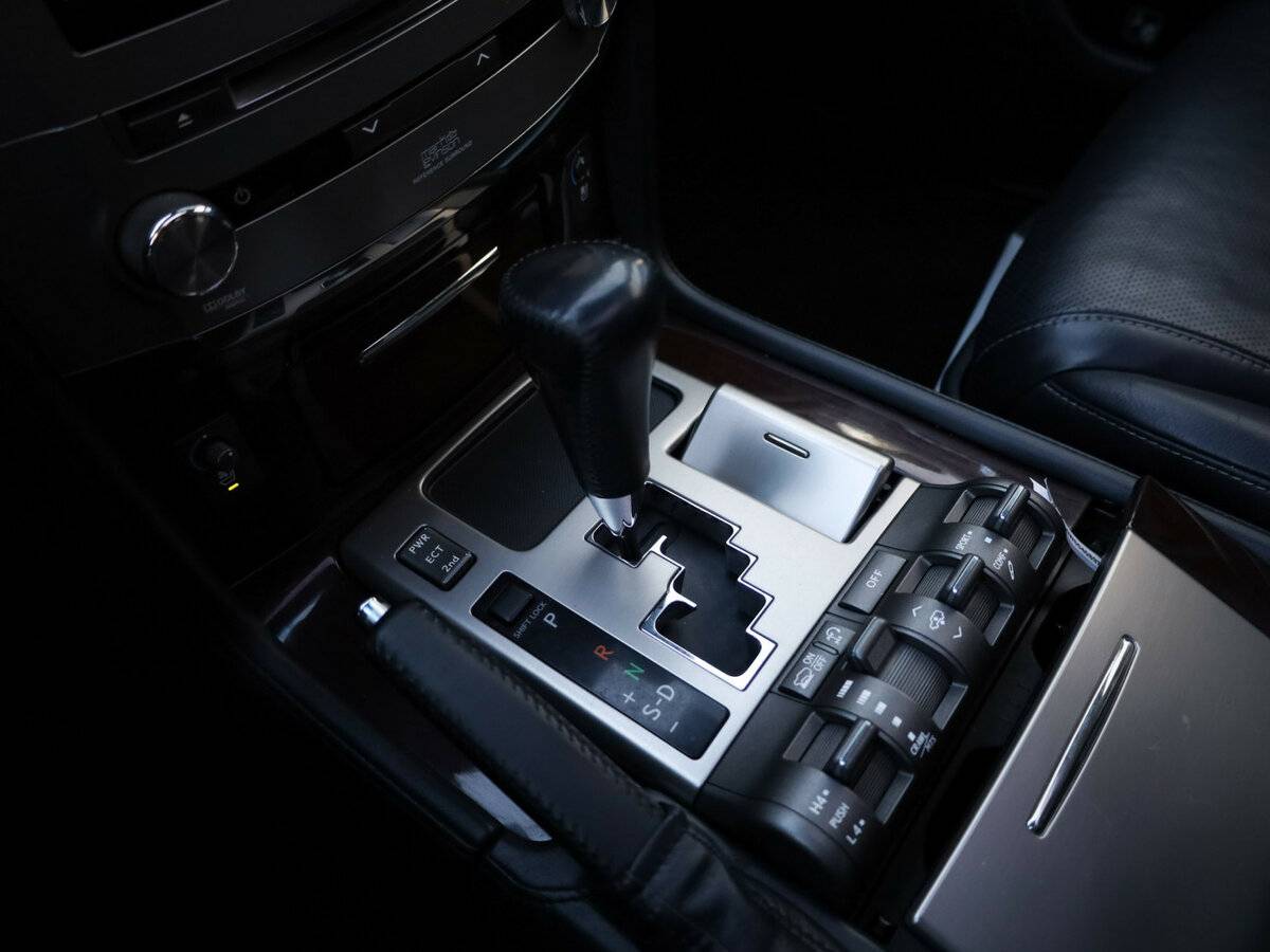 Lexus LX 2012