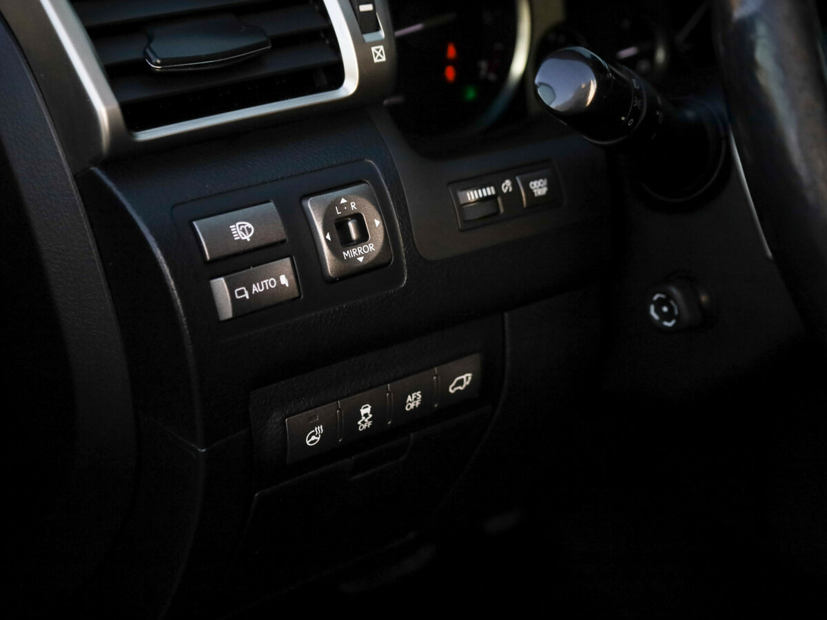 Lexus LX 2012