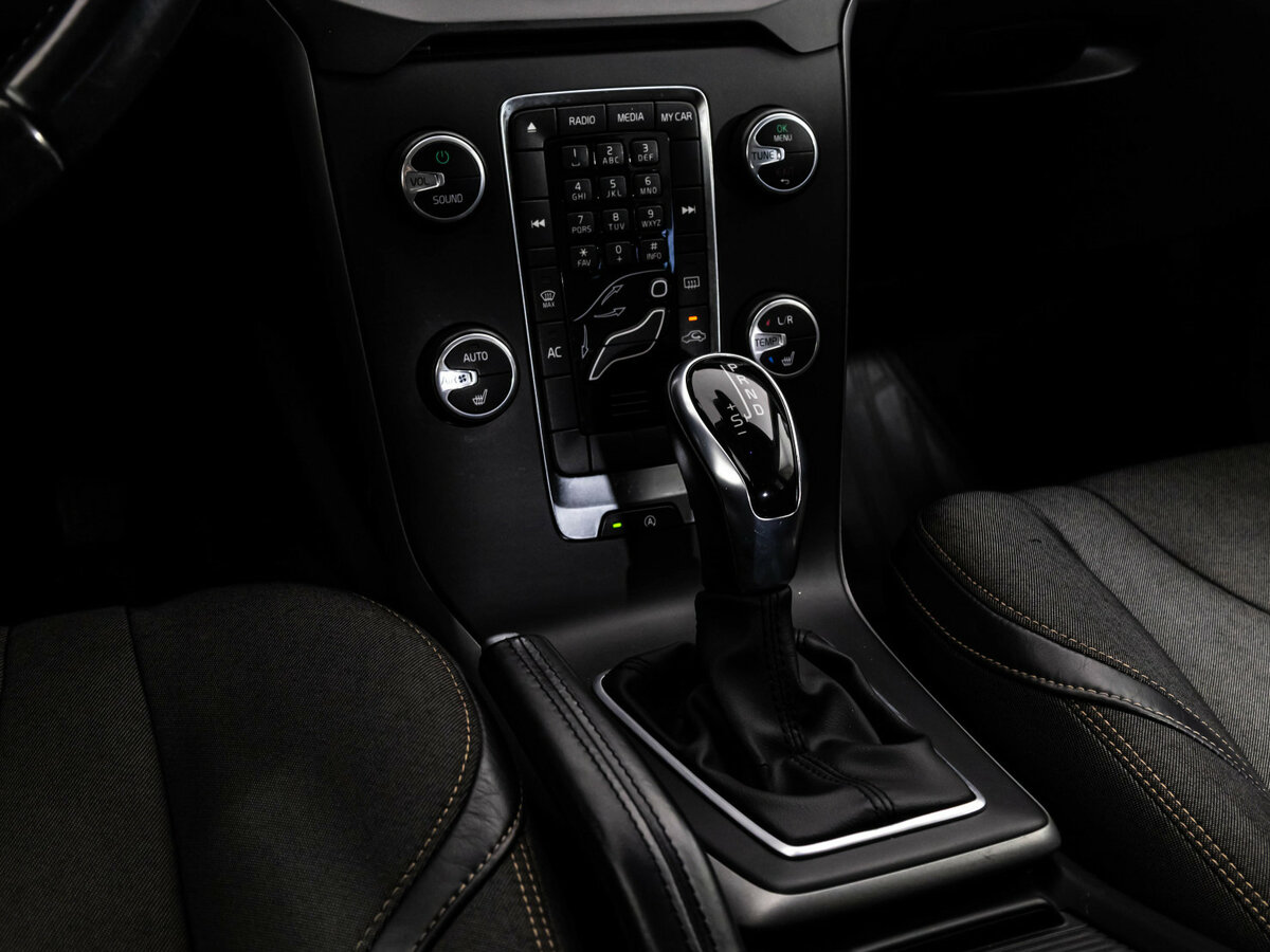 Volvo V40 Cross Country 2013