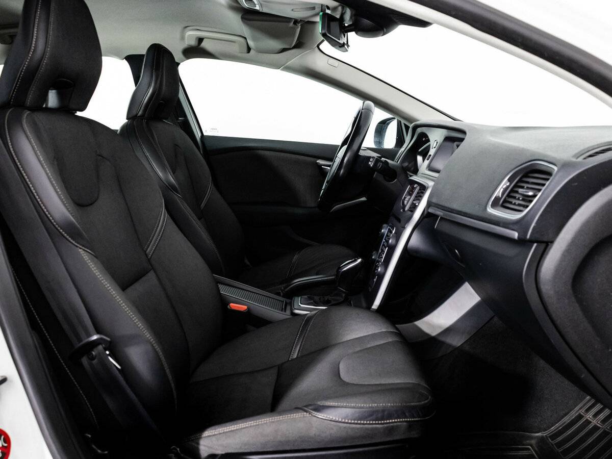 Volvo V40 Cross Country 2013