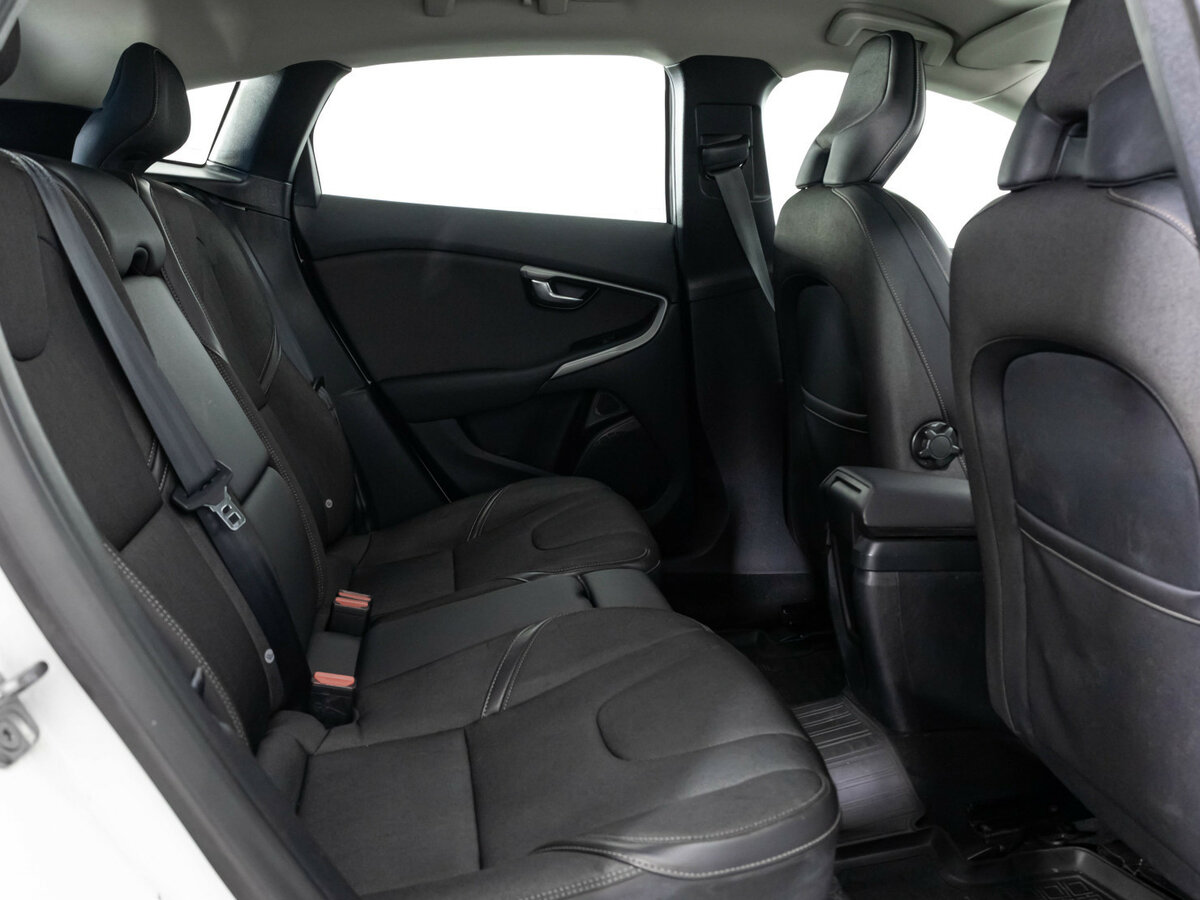 Volvo V40 Cross Country 2013