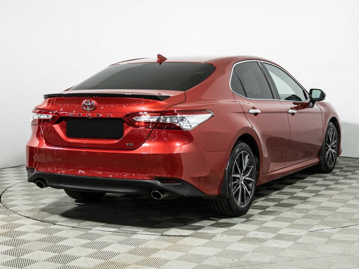 Toyota Camry 2021