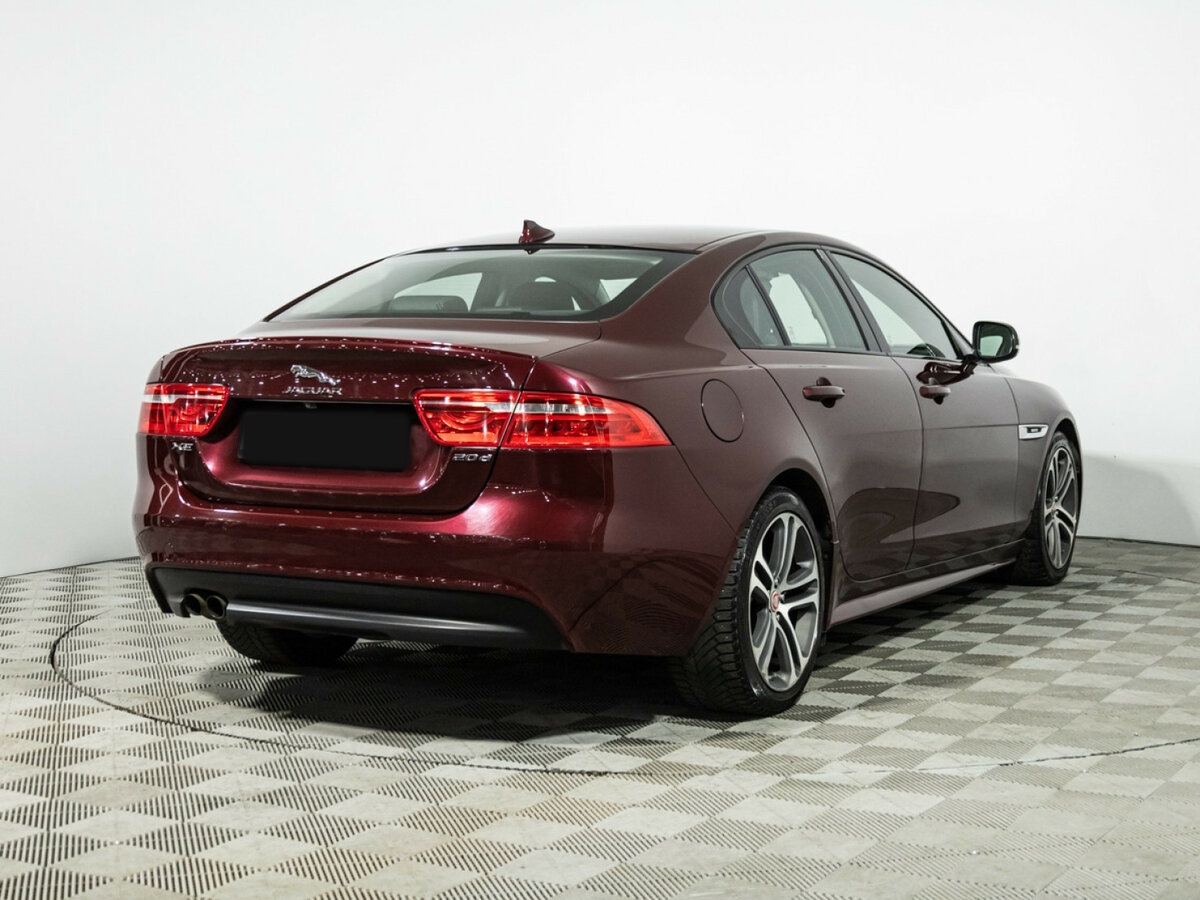 Jaguar XE