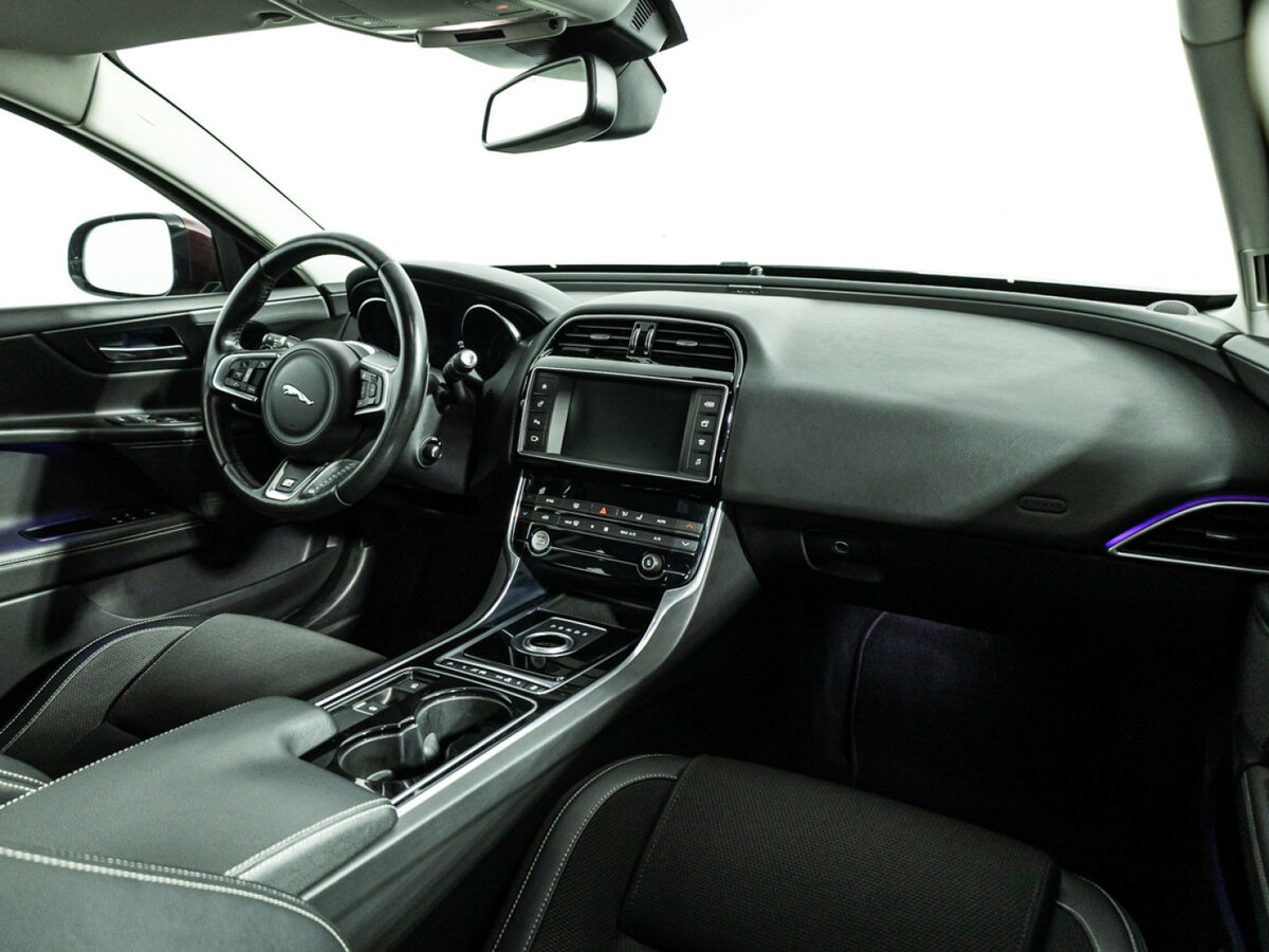 Jaguar XE 2015