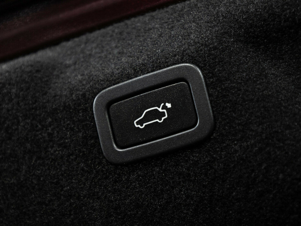 Jaguar XE 2015