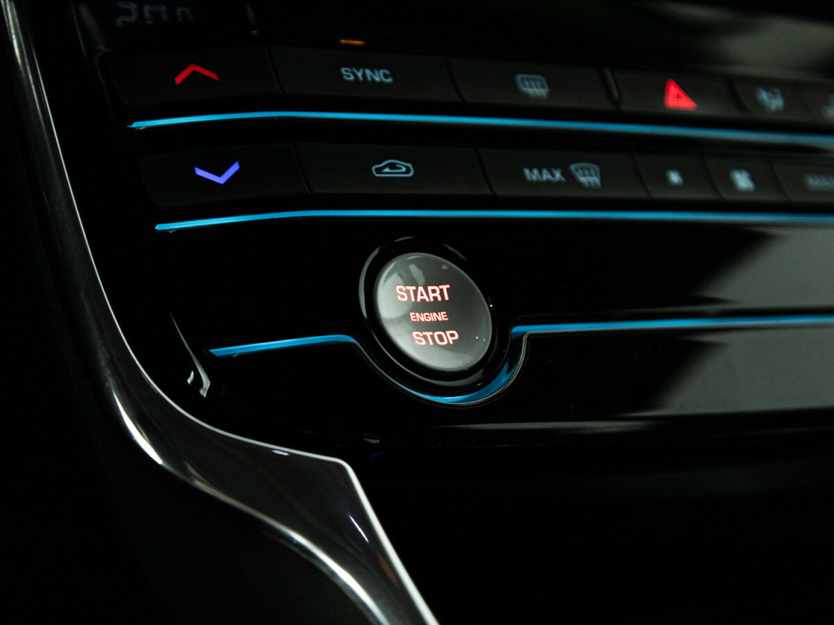 Jaguar XE 2015