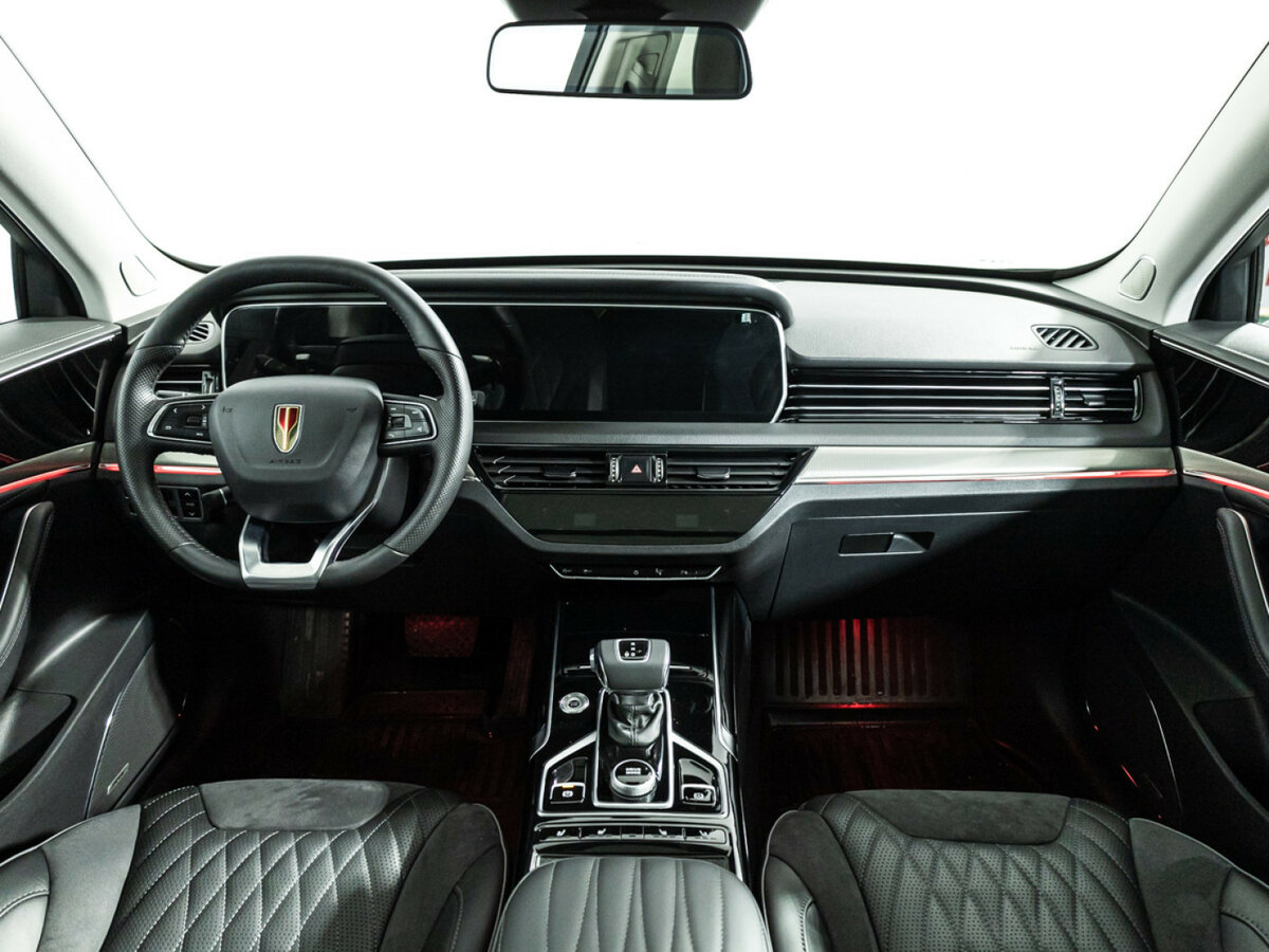 Hongqi HS5