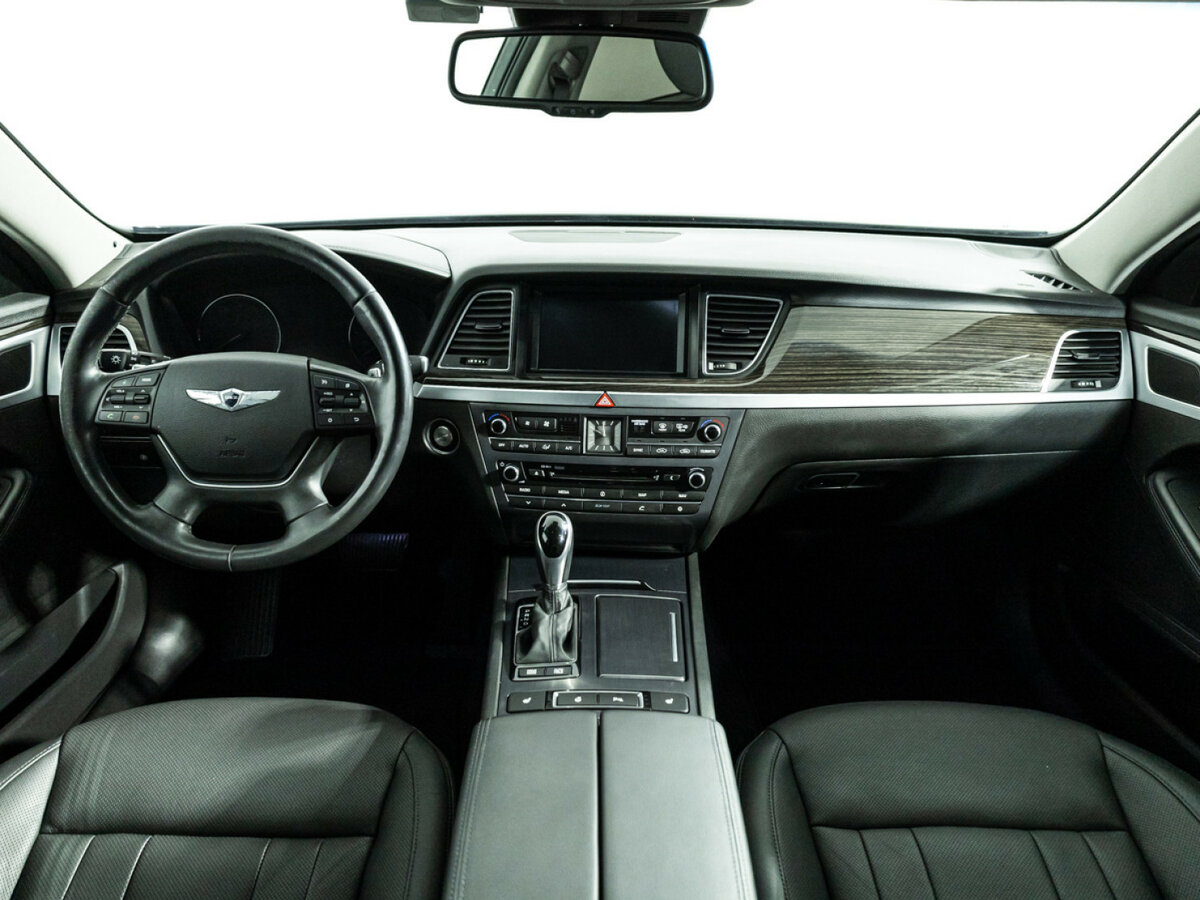 Hyundai Genesis 2015