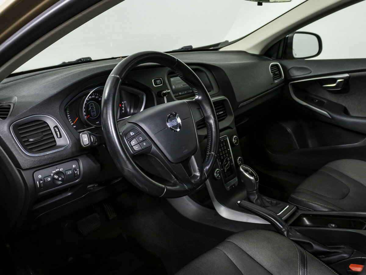 Volvo V40 Cross Country 2013