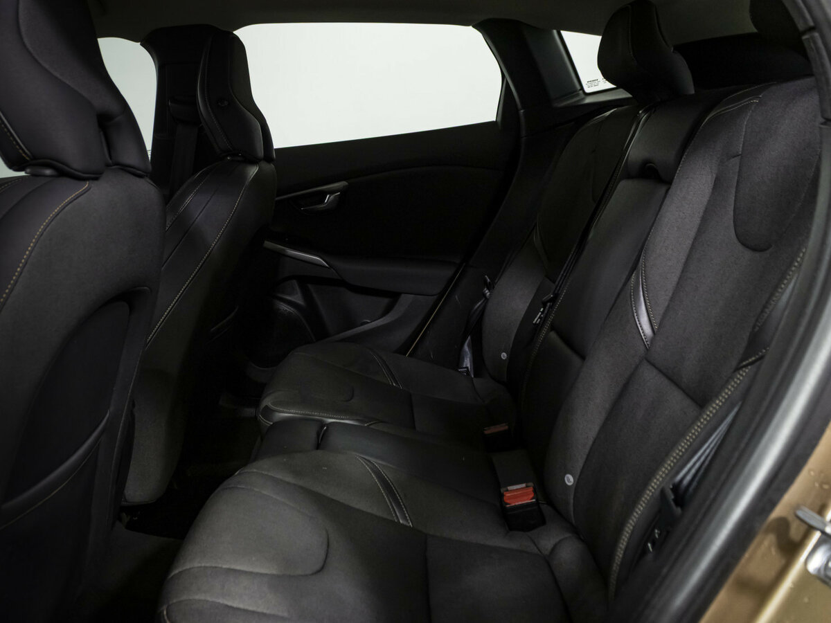 Volvo V40 Cross Country 2013