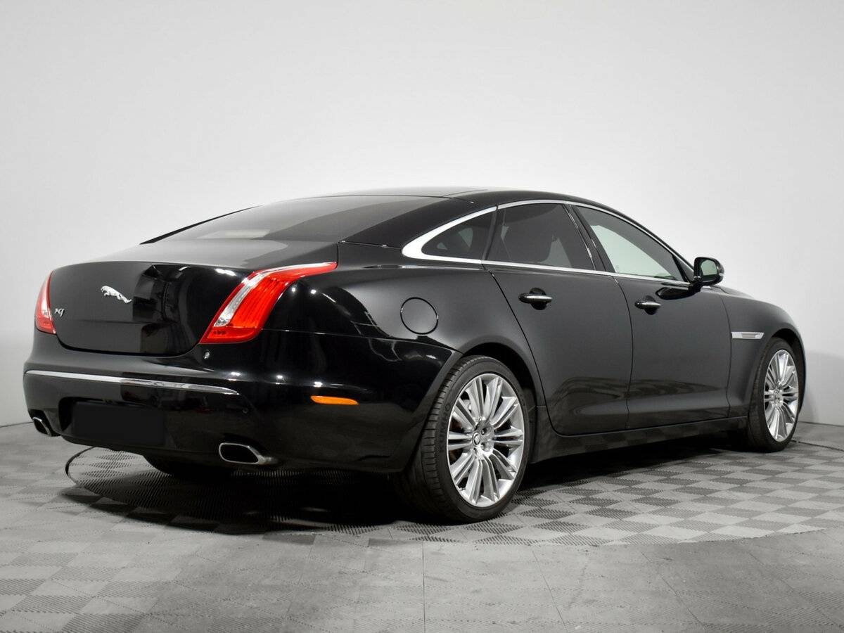 Jaguar XJ