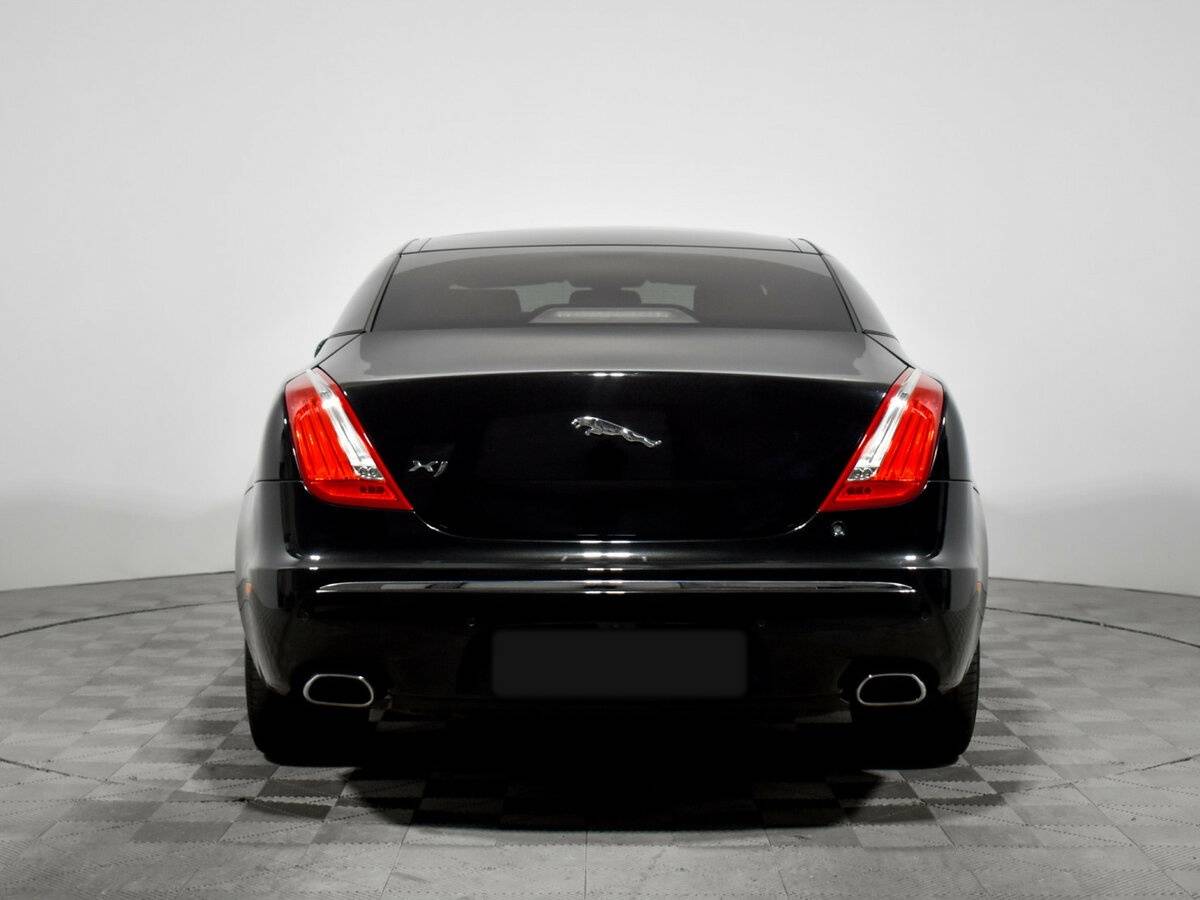 Jaguar XJ