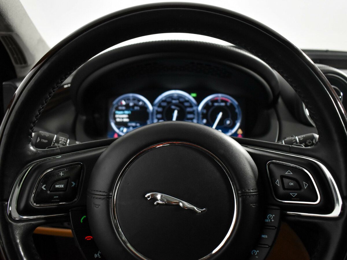 Jaguar XJ 2011