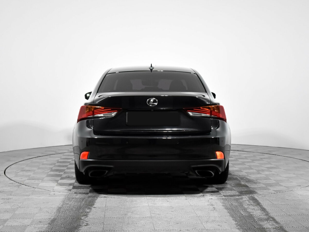 Lexus IS