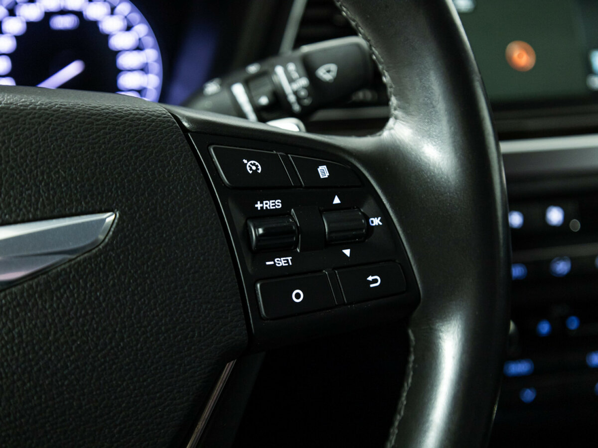 Hyundai Genesis 2015