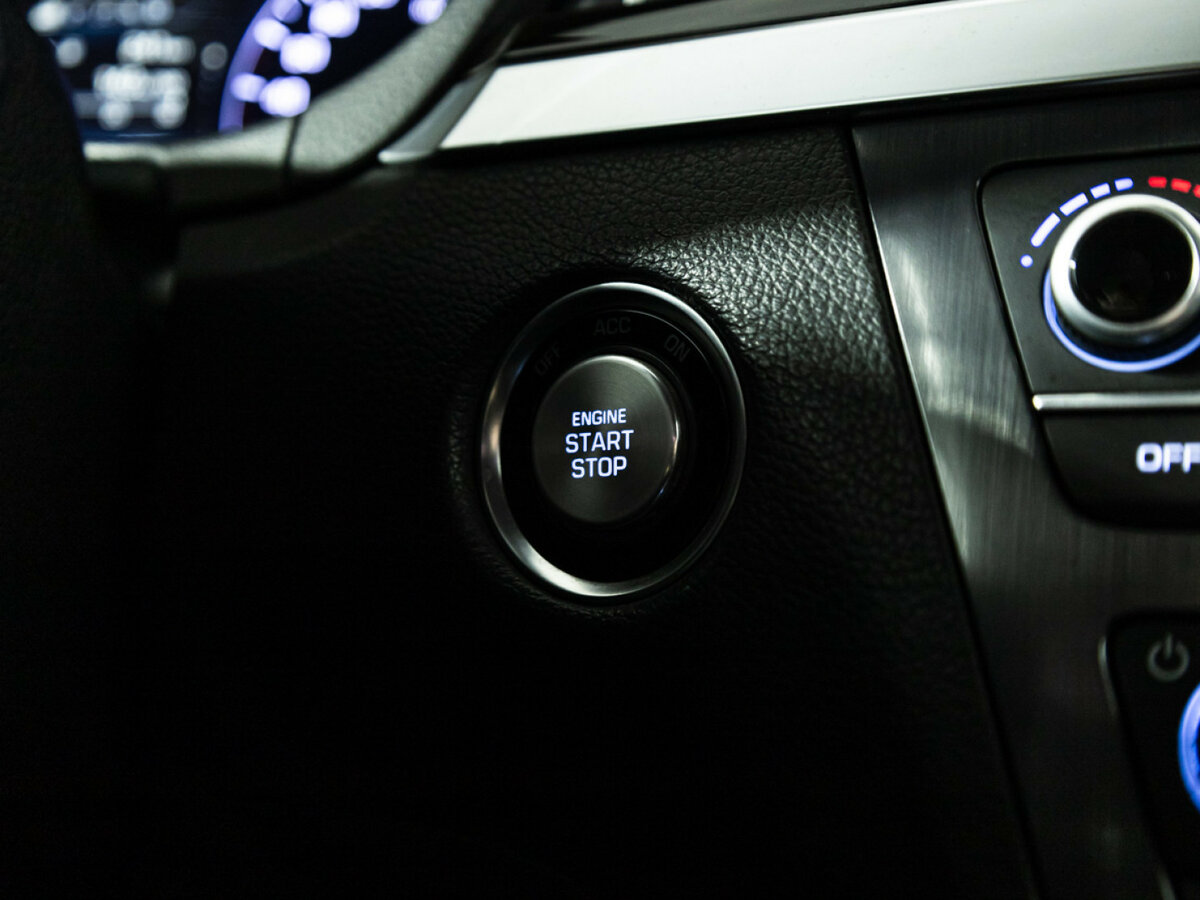 Hyundai Genesis 2015