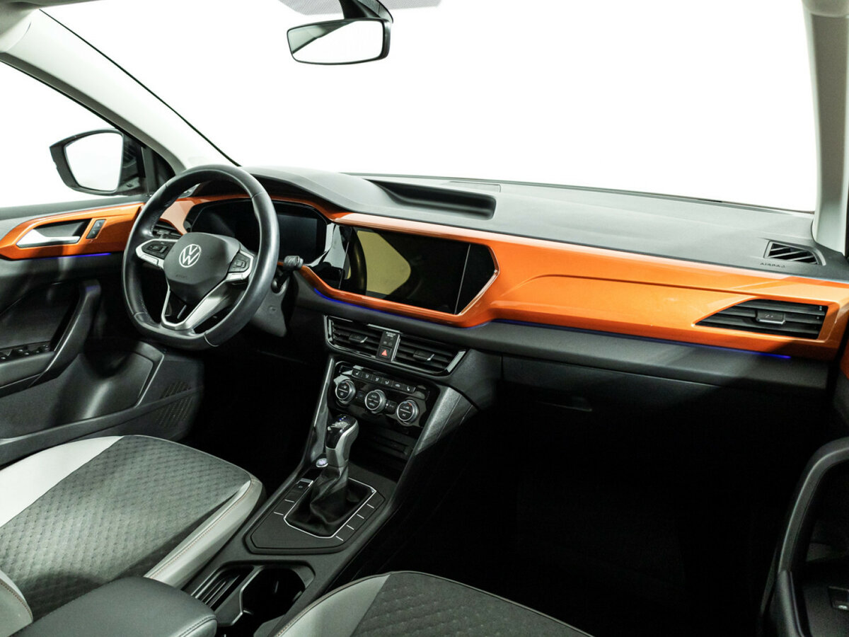 Volkswagen Taos 2021