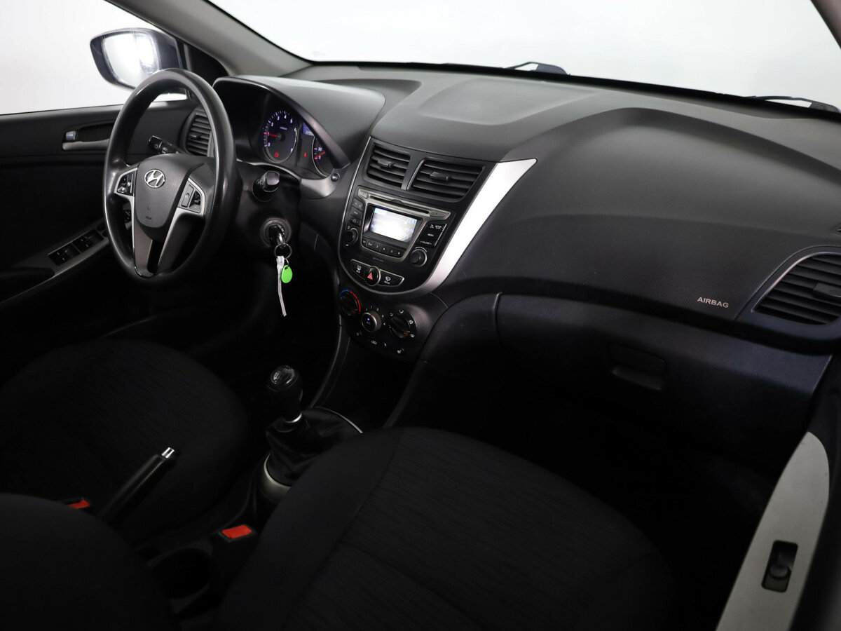 Hyundai Solaris 2016