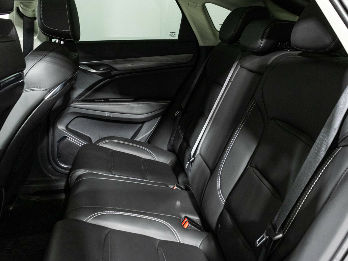 Geely Tugella 2021