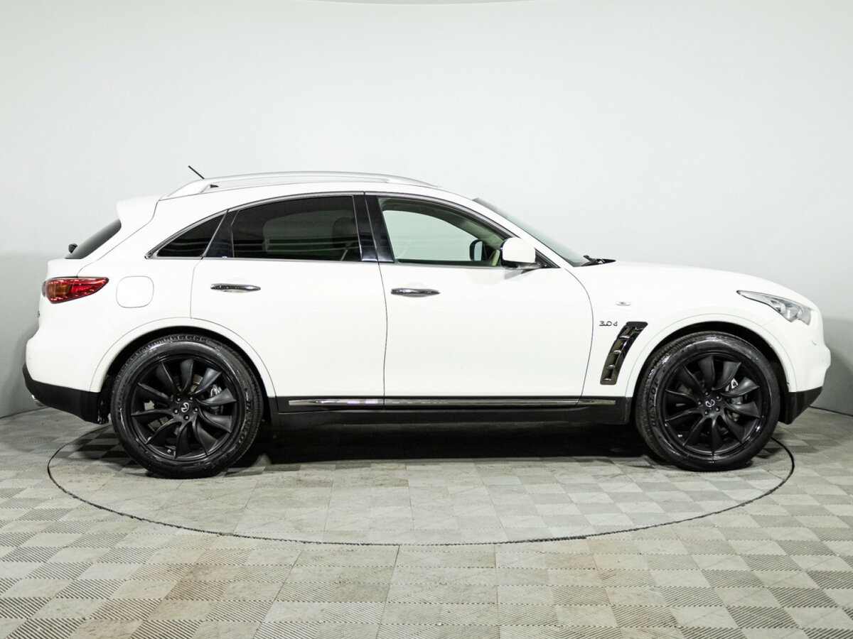 Infiniti QX70