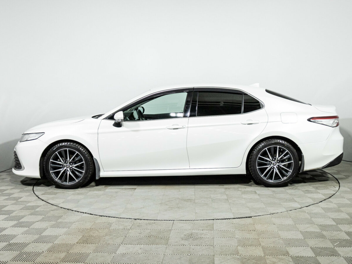 Toyota Camry 2021